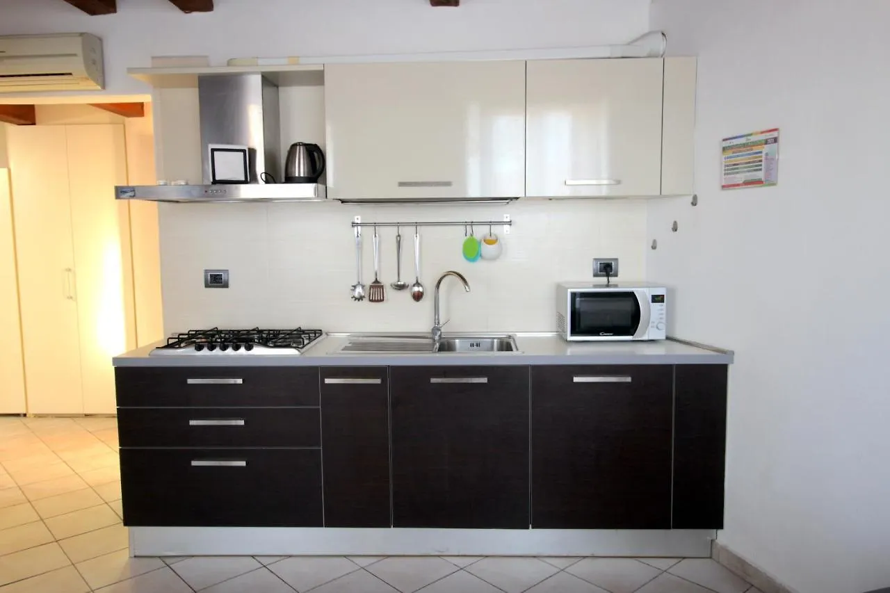 Kia Orana Guesthouse Livorno Apartmán